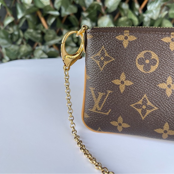 Louis Vuitton Milla clutch - Picture 9 of 13